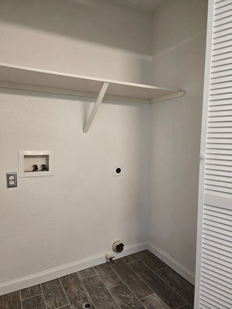 3Br 2 Ba ready Now — Photo 3