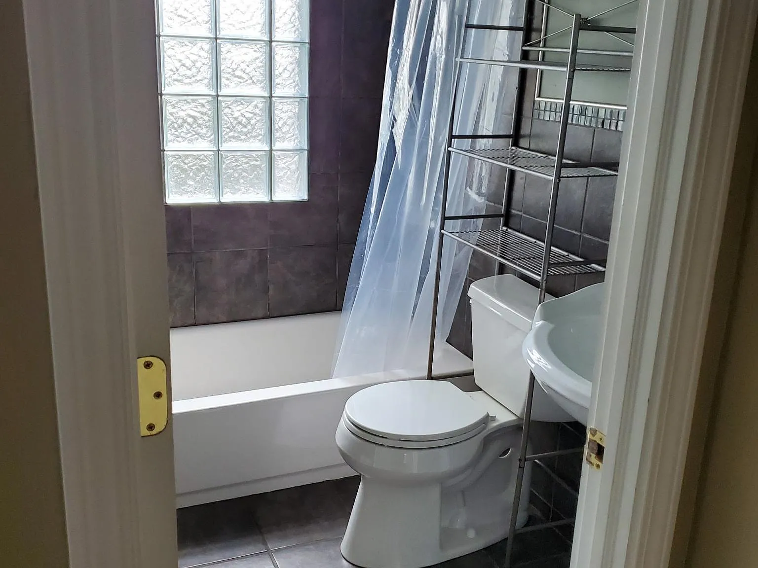 3 bed, 1152 sqft, $1,795 — Photo 4