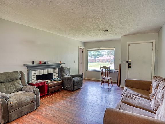 2nd image of 2920 Highwoods Dr E