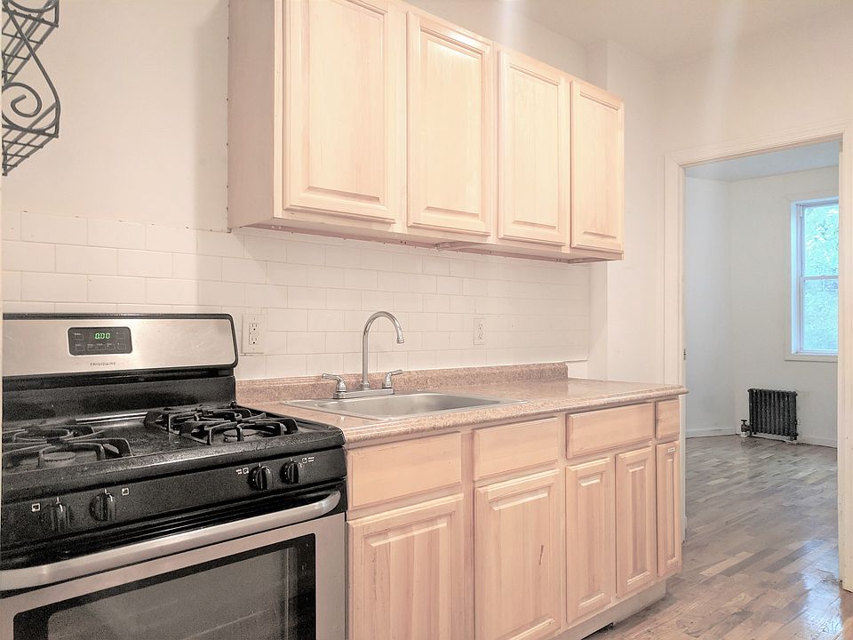 2nd image of 287 Onderdonk Ave #2C
