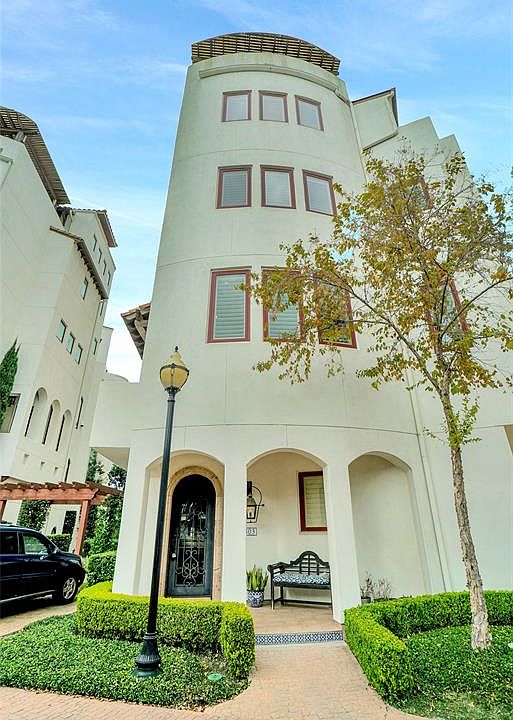 1st image of 303 Calle Sevilla Pl