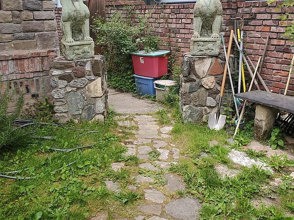 pathway to basement apartment