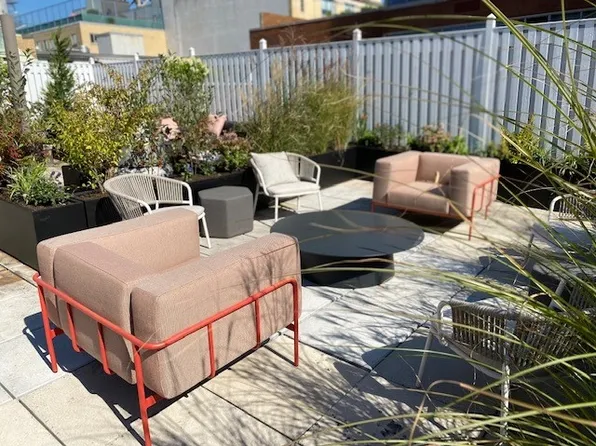 110 Horatio Street image 9 of 10