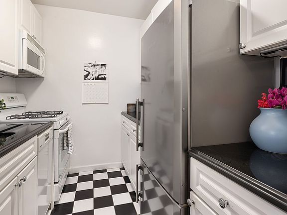 4th image of 150 W End Ave APT 26G