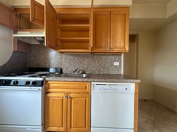5th image of 16420 Highland Ave APT 3D