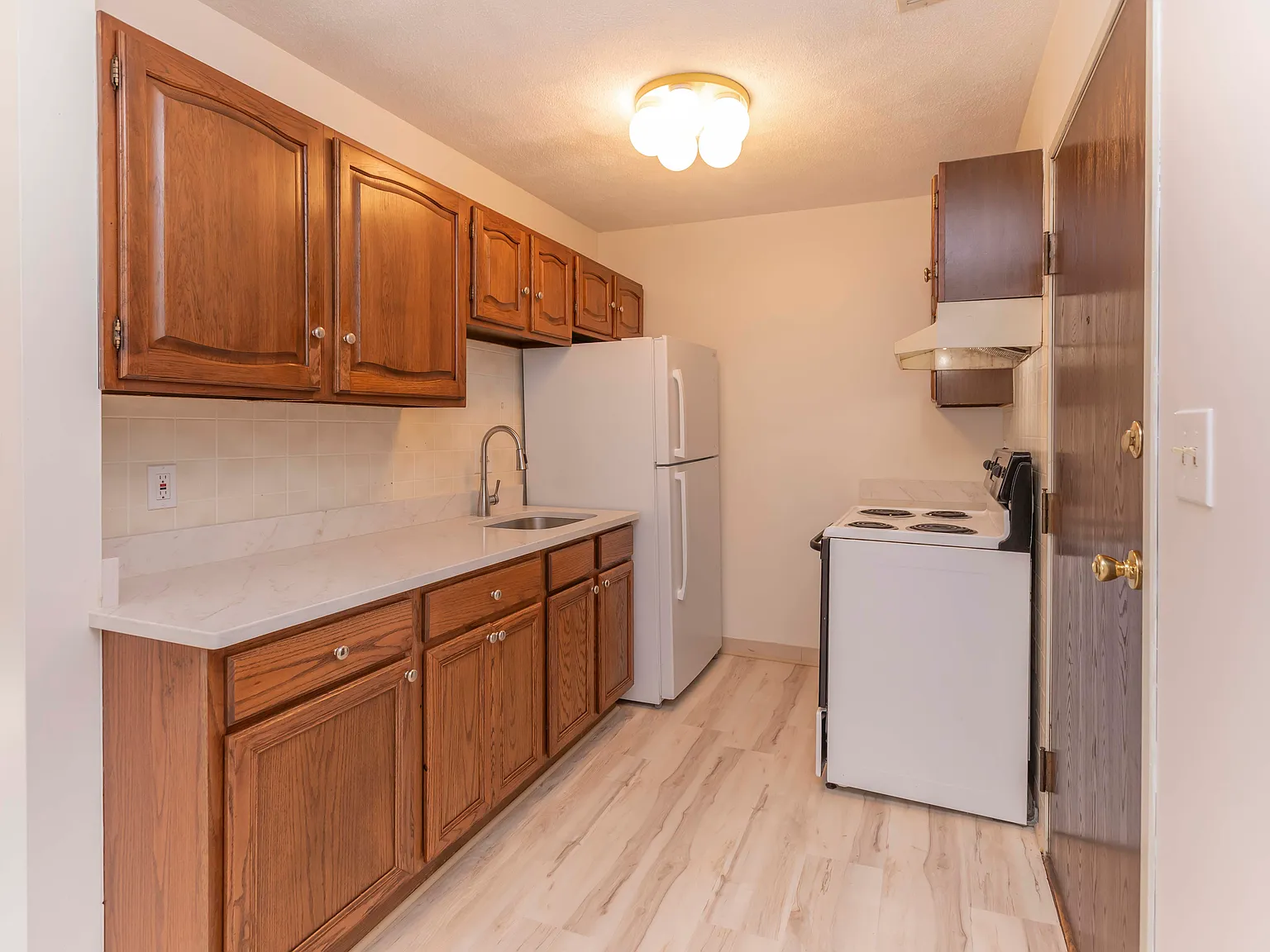 2 bed, 900 sqft, $2,700 — Photo 2
