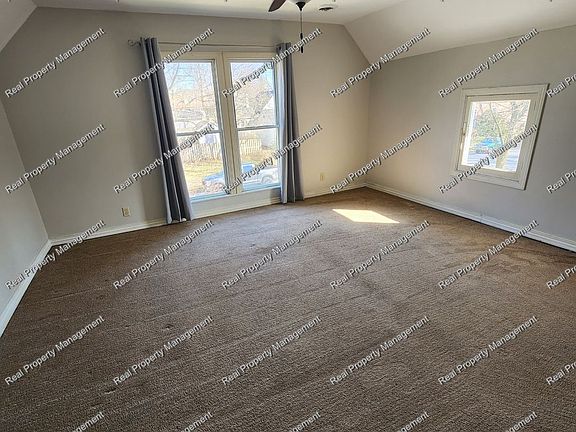 2nd image of 409 Franklin St APT 2