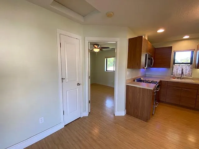 436 Russell St #A — Photo 13