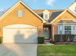 23929 N Park Dr, New Boston, MI 48164