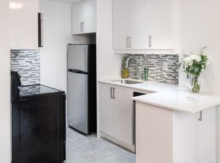 Village Green, Toronto, ON M4Y 1B6