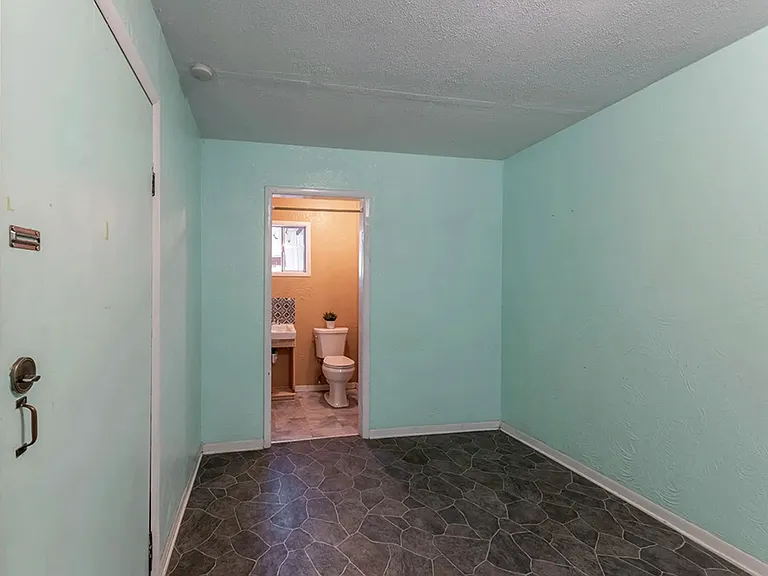 331 Avant Ave — Photo 19