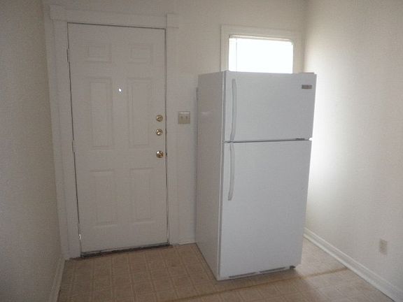 4th image of 606 W Green Ave