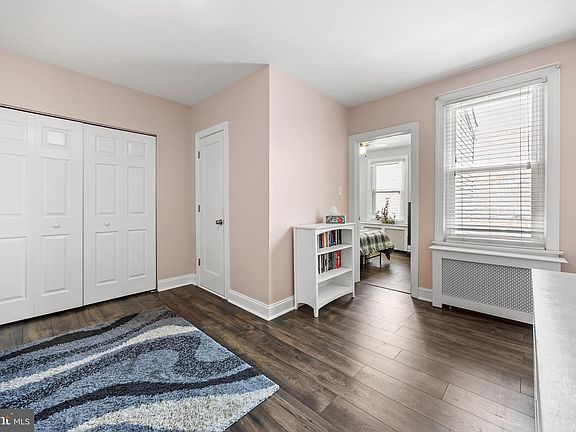3rd image of 4816 Garden St