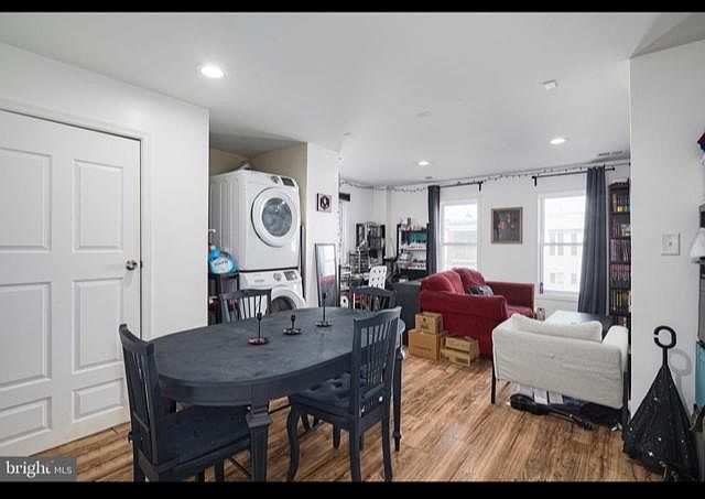 1st image of 4842 Walnut St Floor 3