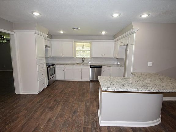 4th image of 315 Quelqueshue St