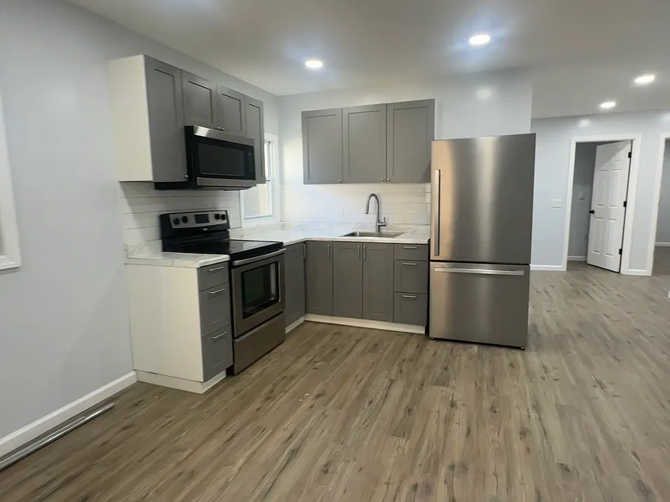 233 Sherman St #3
