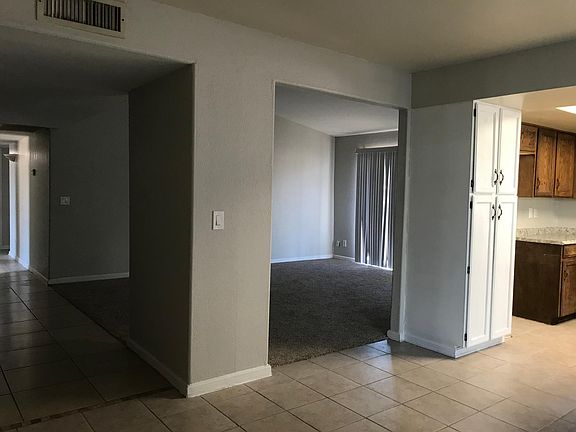 3rd image of 2212 E Isabella Ave