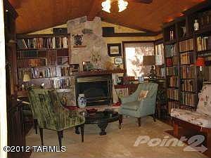Rich warm library w/ gas f/p