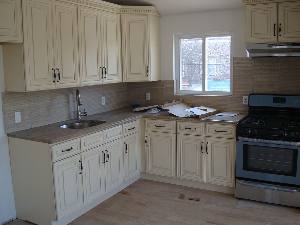 2nd image of 8422 124th St