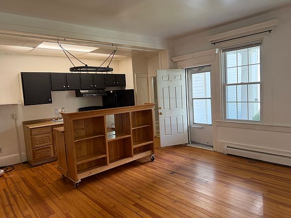 2nd image of 42 Beach St #2
