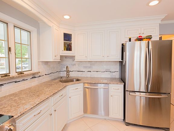 5th image of 29 Skyview Pl