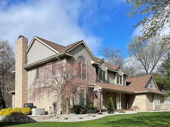 3rd image of 2106 Dilloway Dr