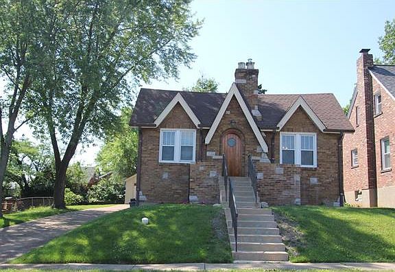 2nd image of 9424 Sterling Pl