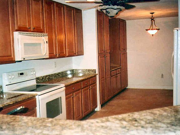 Kitchen Eating Area