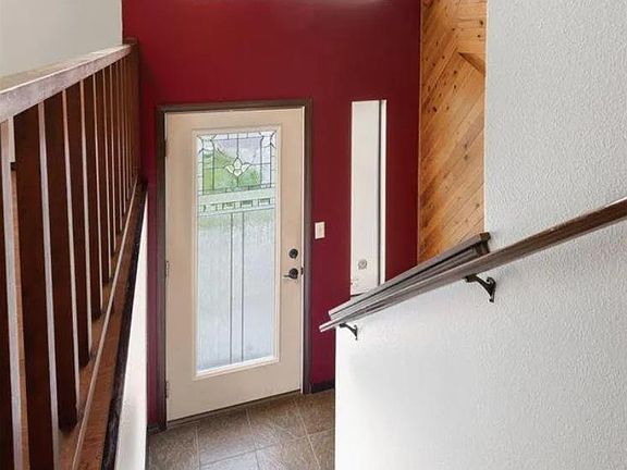 2nd image of 1701 Goldfinch Ct