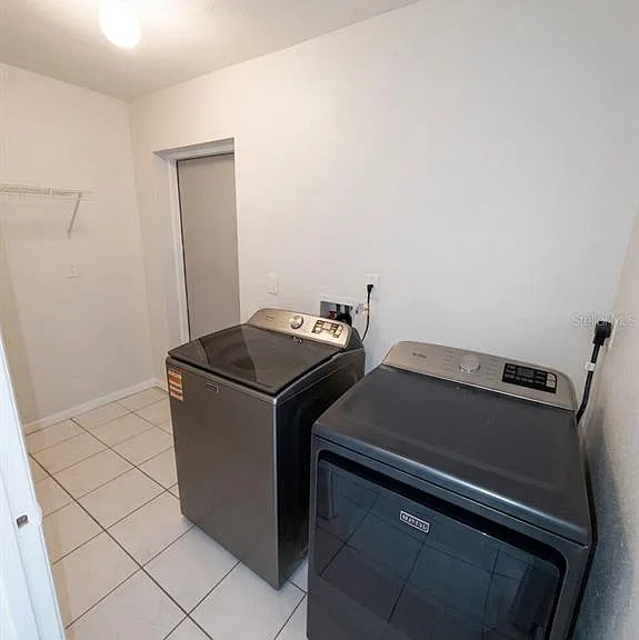2119 W Henry Ave — Photo 10