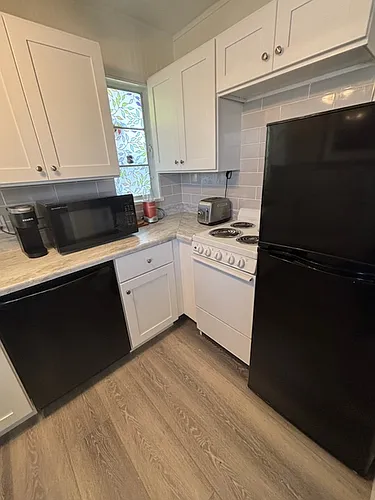 Carolina Ave Photo 1