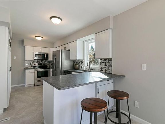 5th image of 6149 Oak Knoll Dr