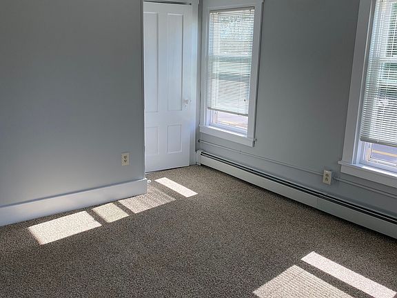 4th image of 58 Washington St #C