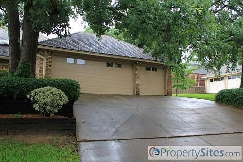 4th image of 2704 Shadow Dr W