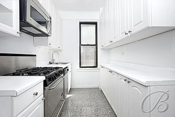 Rented by Bellmarc Realty | media 1
