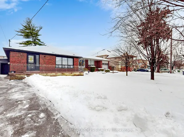 20 Knox Ave, Toronto, ON M9L 2M3