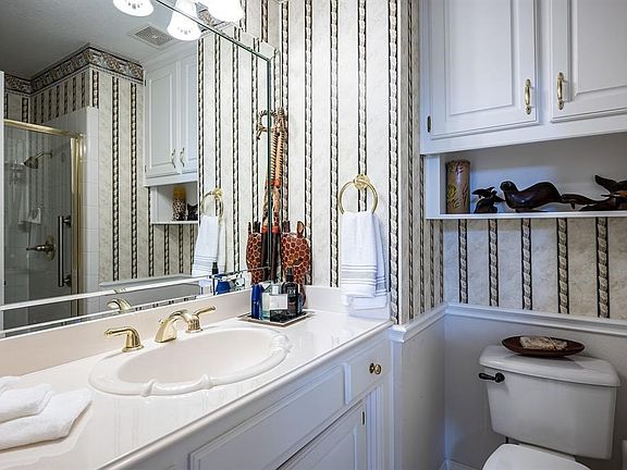 4th image of 8909 Thornmeadow Ct