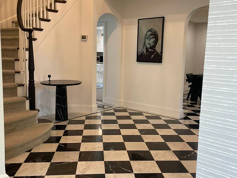 714 Hampton Ave — Photo 2