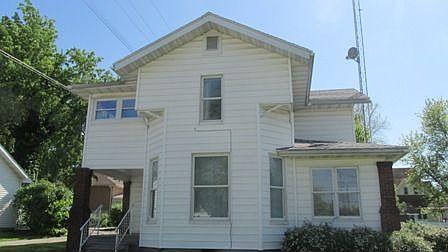 1st image of 106 N 11th St