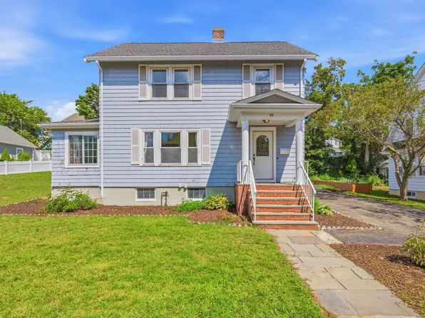 90 Standish Ave, Quincy, MA 02170
