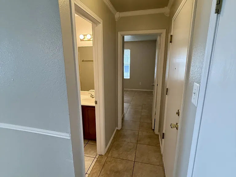 3504 Banda — Photo 15