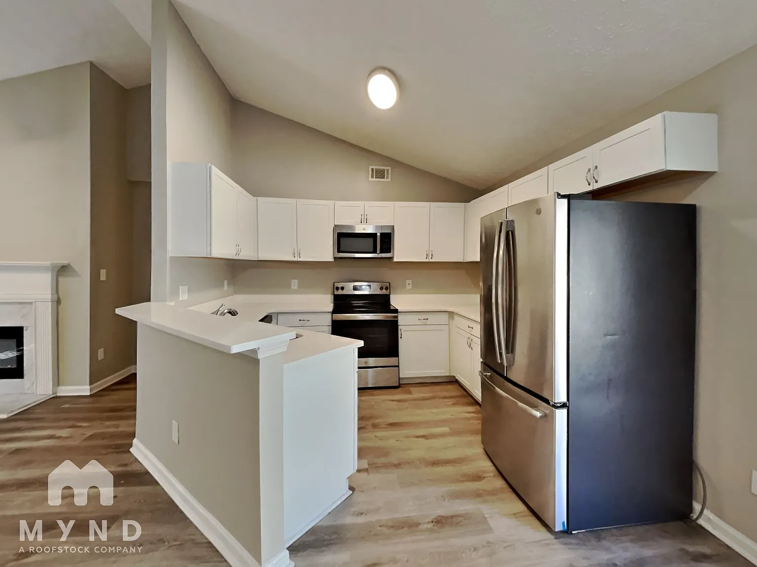 3 bed, 2.0 bath, 1271 sqft, $1,745 — Photo 2