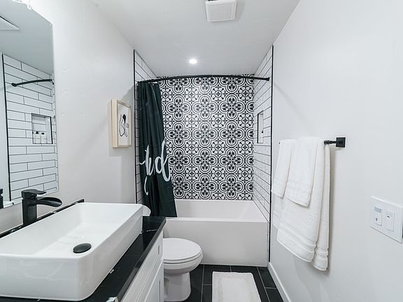 4th image of 1468 Hornblend St APT 6