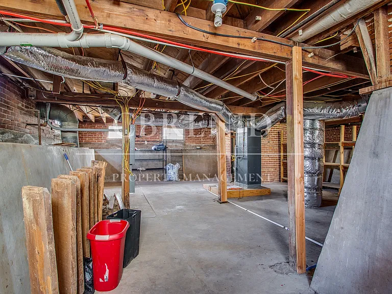 1214 W Maine St — Photo 43