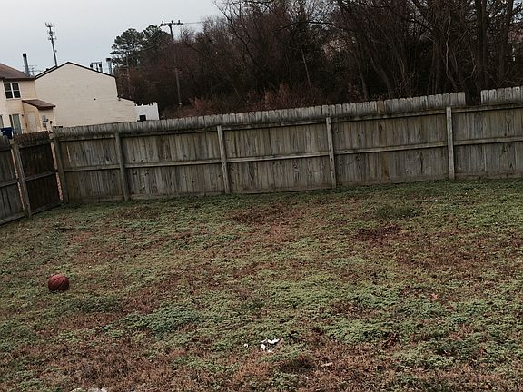 3rd image of 18 Peachtree Ct