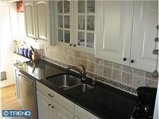 4th image of 61 W Stratford Ave
