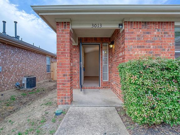 2nd image of 3013 Eagle Mountain Dr