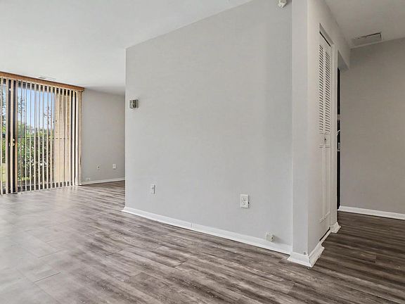 5th image of 3344 Huntley Square Dr APT T-2