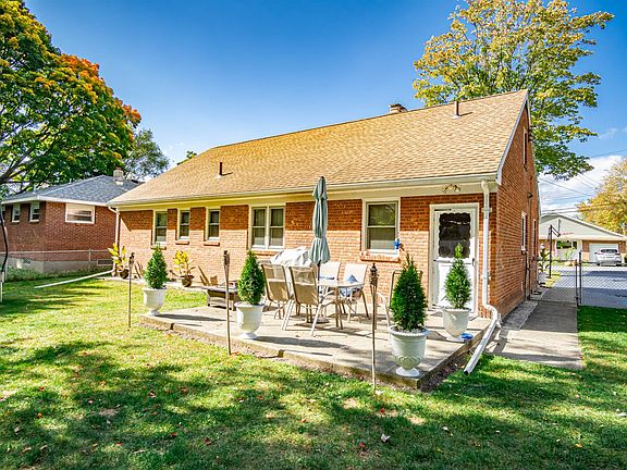 3rd image of 85 Pinehurst Ave