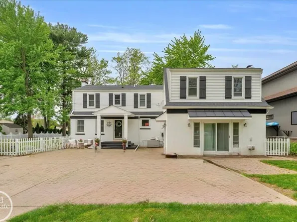 28800 Old North River Rd, Harrison Township, MI 48045